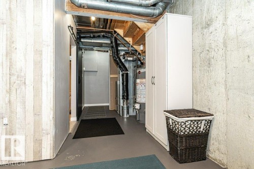 10944 Beaumaris Road Nw, Edmonton, AB - Indoor