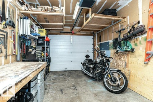 10944 Beaumaris Road Nw, Edmonton, AB - Indoor Photo Showing Garage