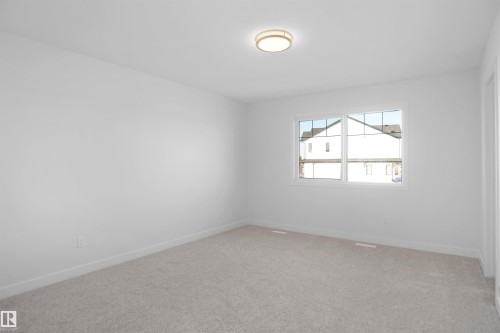 907 16 Avenue, Edmonton, AB - Indoor Photo Showing Other Room