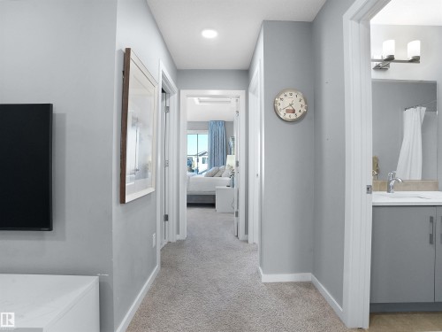 207 41 Avenue, Edmonton, AB - Indoor Photo Showing Other Room