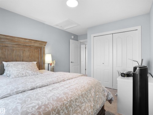207 41 Avenue, Edmonton, AB - Indoor Photo Showing Bedroom