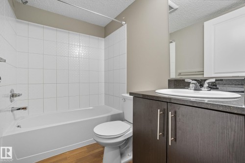 125 3315 James Mowatt Trail, Edmonton, AB - Indoor Photo Showing Bathroom
