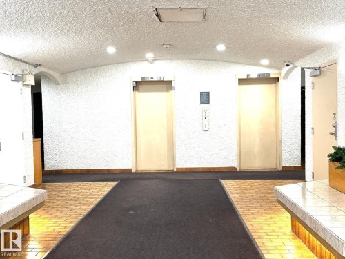 402 9028 Jasper Avenue, Edmonton, AB - Indoor Photo Showing Other Room
