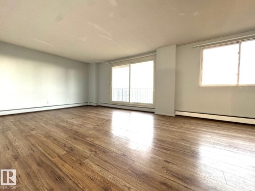 402 9028 Jasper Avenue, Edmonton, AB - Indoor Photo Showing Other Room