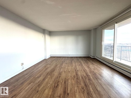 402 9028 Jasper Avenue, Edmonton, AB - Indoor Photo Showing Other Room