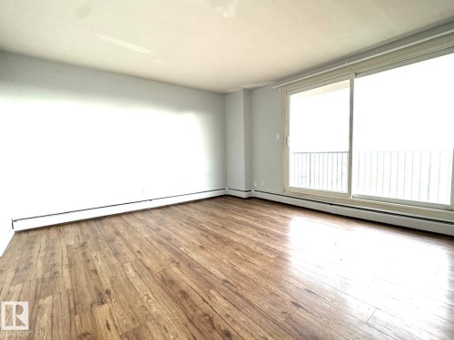 402 9028 Jasper Avenue, Edmonton, AB - Indoor Photo Showing Other Room
