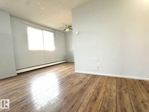 402 9028 Jasper Avenue, Edmonton, AB - Indoor Photo Showing Other Room