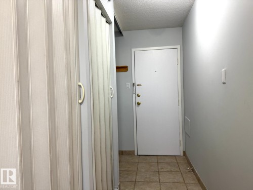 402 9028 Jasper Avenue, Edmonton, AB - Indoor Photo Showing Other Room