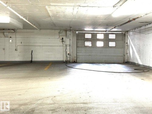 402 9028 Jasper Avenue, Edmonton, AB - Indoor Photo Showing Garage