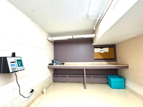 402 9028 Jasper Avenue, Edmonton, AB - Indoor Photo Showing Other Room