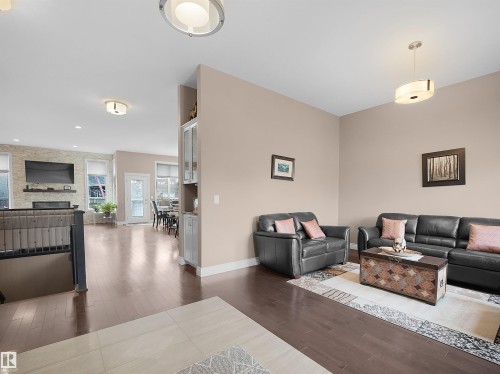 3509 West Place, Edmonton, AB - Indoor Photo Showing Living Room