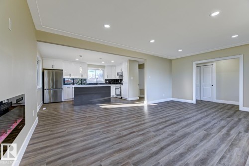 12904 95A Street, Edmonton, AB - Indoor