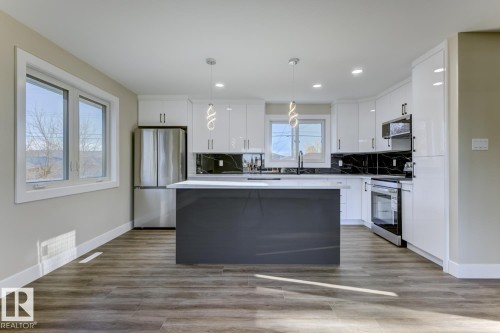 12904 95A Street, Edmonton, AB - Indoor Photo Showing Kitchen