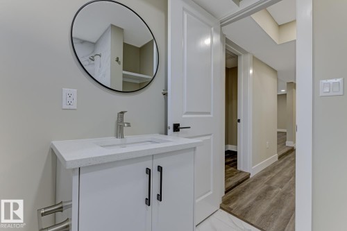 12904 95A Street, Edmonton, AB - Indoor Photo Showing Bathroom