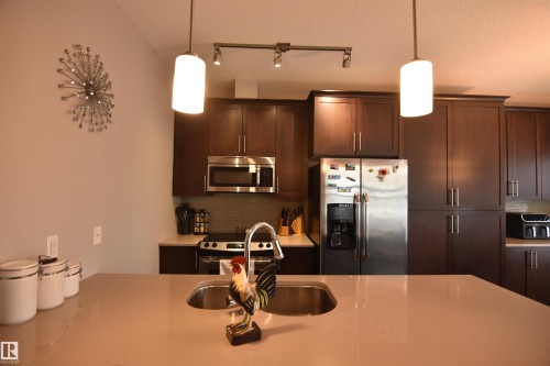 45 3710 Allan Drive, Edmonton, AB - Indoor Photo Showing Kitchen