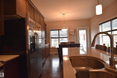 45 3710 Allan Drive, Edmonton, AB - Indoor Photo Showing Kitchen