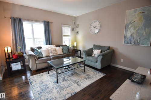 45 3710 Allan Drive, Edmonton, AB - Indoor Photo Showing Living Room