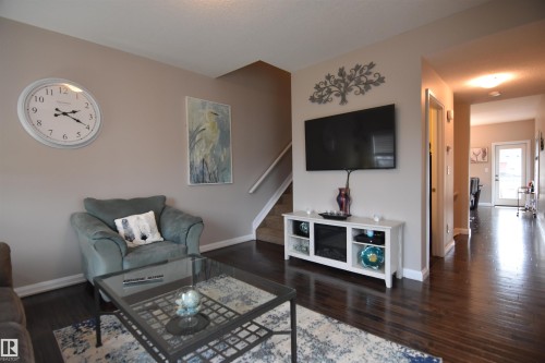 45 3710 Allan Drive, Edmonton, AB - Indoor Photo Showing Living Room