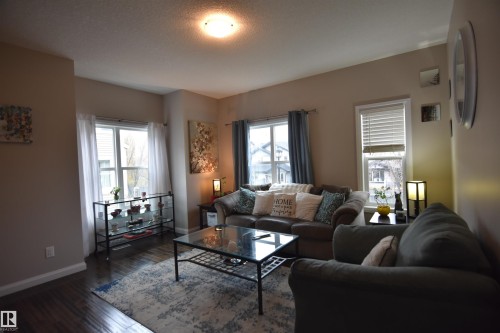 45 3710 Allan Drive, Edmonton, AB - Indoor Photo Showing Living Room