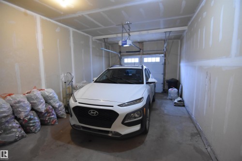 45 3710 Allan Drive, Edmonton, AB - Indoor Photo Showing Garage