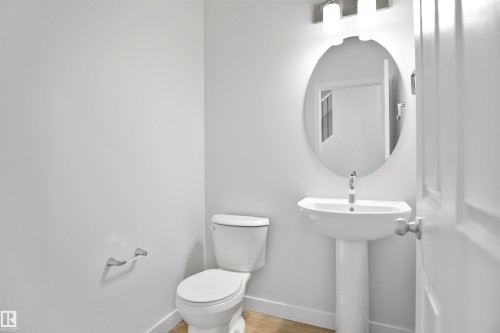 11 Tenuto Link, Spruce Grove, AB - Indoor Photo Showing Bathroom