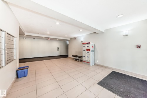 101 9519 160 Avenue, Edmonton, AB - Indoor Photo Showing Other Room