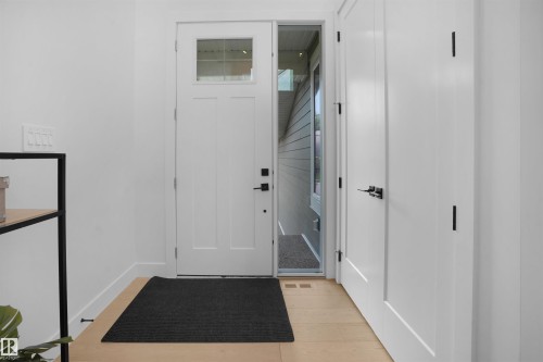 4685 Chegwin Wynd, Edmonton, AB - Indoor Photo Showing Other Room