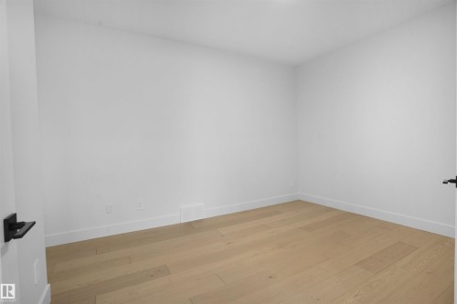 4685 Chegwin Wynd, Edmonton, AB - Indoor Photo Showing Other Room