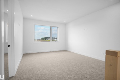 4685 Chegwin Wynd, Edmonton, AB - Indoor Photo Showing Other Room