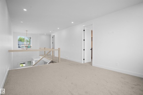 4685 Chegwin Wynd, Edmonton, AB - Indoor Photo Showing Other Room