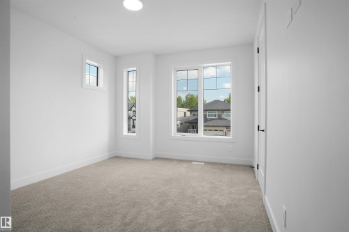 4685 Chegwin Wynd, Edmonton, AB - Indoor Photo Showing Other Room