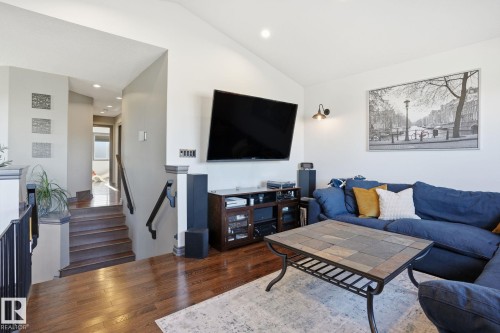 47 Hilldowns Drive, Spruce Grove, AB - Indoor Photo Showing Living Room
