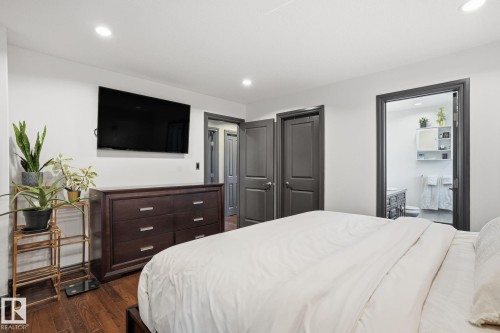 47 Hilldowns Drive, Spruce Grove, AB - Indoor Photo Showing Bedroom