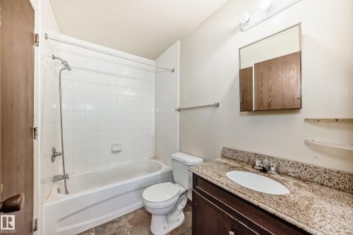 12607 161 Avenue, Edmonton, AB - Indoor Photo Showing Bathroom