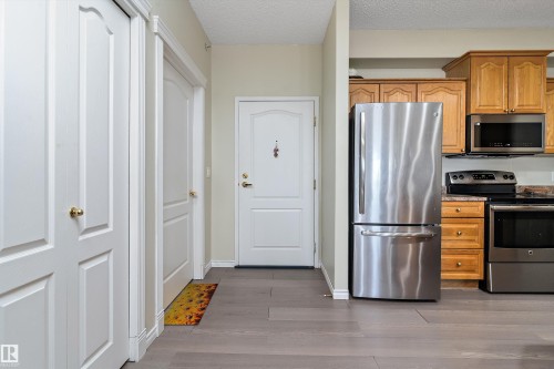 408 14259 50 Street, Edmonton, AB - Indoor Photo Showing Kitchen