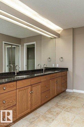 1051 109 Street, Edmonton, AB - Indoor