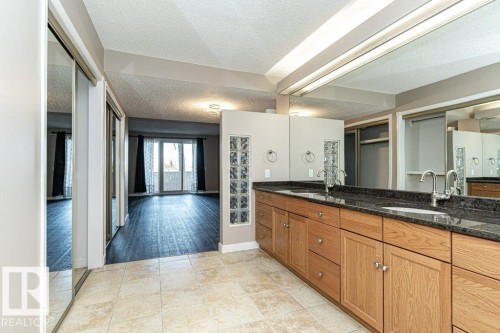 1051 109 Street, Edmonton, AB - Indoor