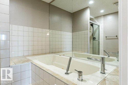 1051 109 Street, Edmonton, AB - Indoor Photo Showing Bathroom