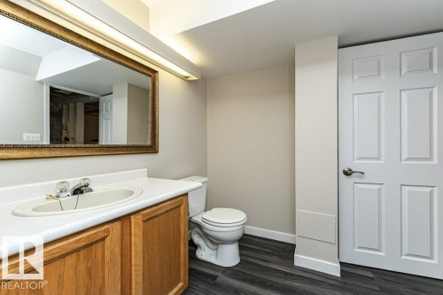 1051 109 Street, Edmonton, AB - Indoor Photo Showing Bathroom