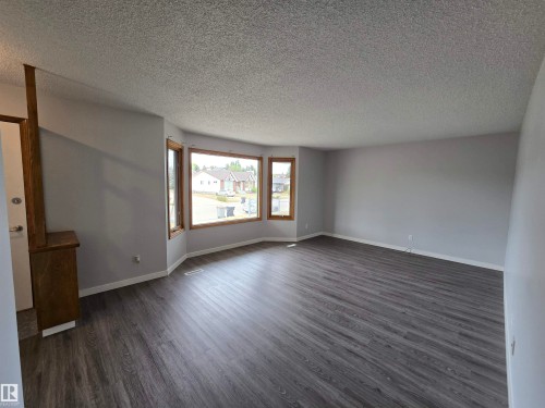 119 Diamond Drive, Millet, AB - Indoor Photo Showing Other Room