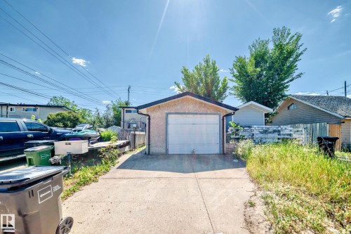 10820 132 Avenue, Edmonton, AB - Outdoor