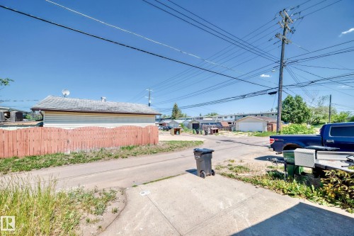 10820 132 Avenue, Edmonton, AB - Outdoor