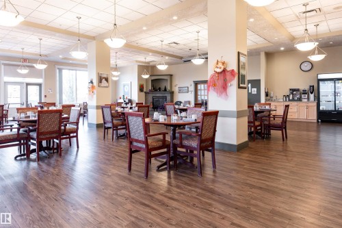 311 8802 Southfort, Fort Saskatchewan, AB - Indoor Photo Showing Dining Room