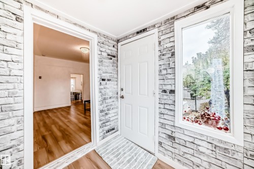 11331 92 Street, Edmonton, AB - Indoor Photo Showing Other Room