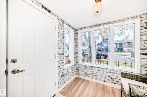 11331 92 Street, Edmonton, AB - Indoor Photo Showing Other Room