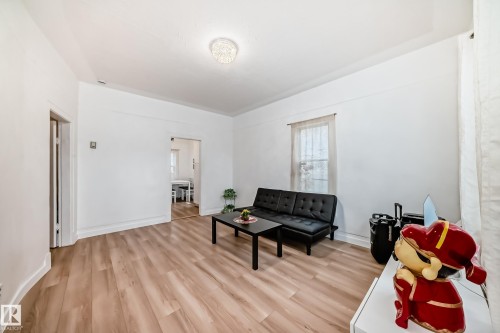 11331 92 Street, Edmonton, AB - Indoor