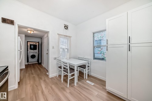 11331 92 Street, Edmonton, AB - Indoor