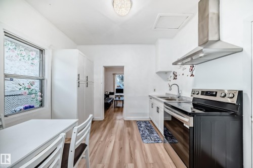 11331 92 Street, Edmonton, AB - Indoor Photo Showing Kitchen
