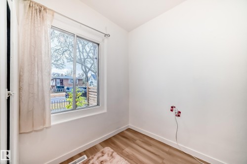 11331 92 Street, Edmonton, AB - Indoor Photo Showing Other Room