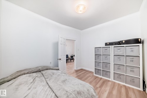 11331 92 Street, Edmonton, AB - Indoor Photo Showing Bedroom